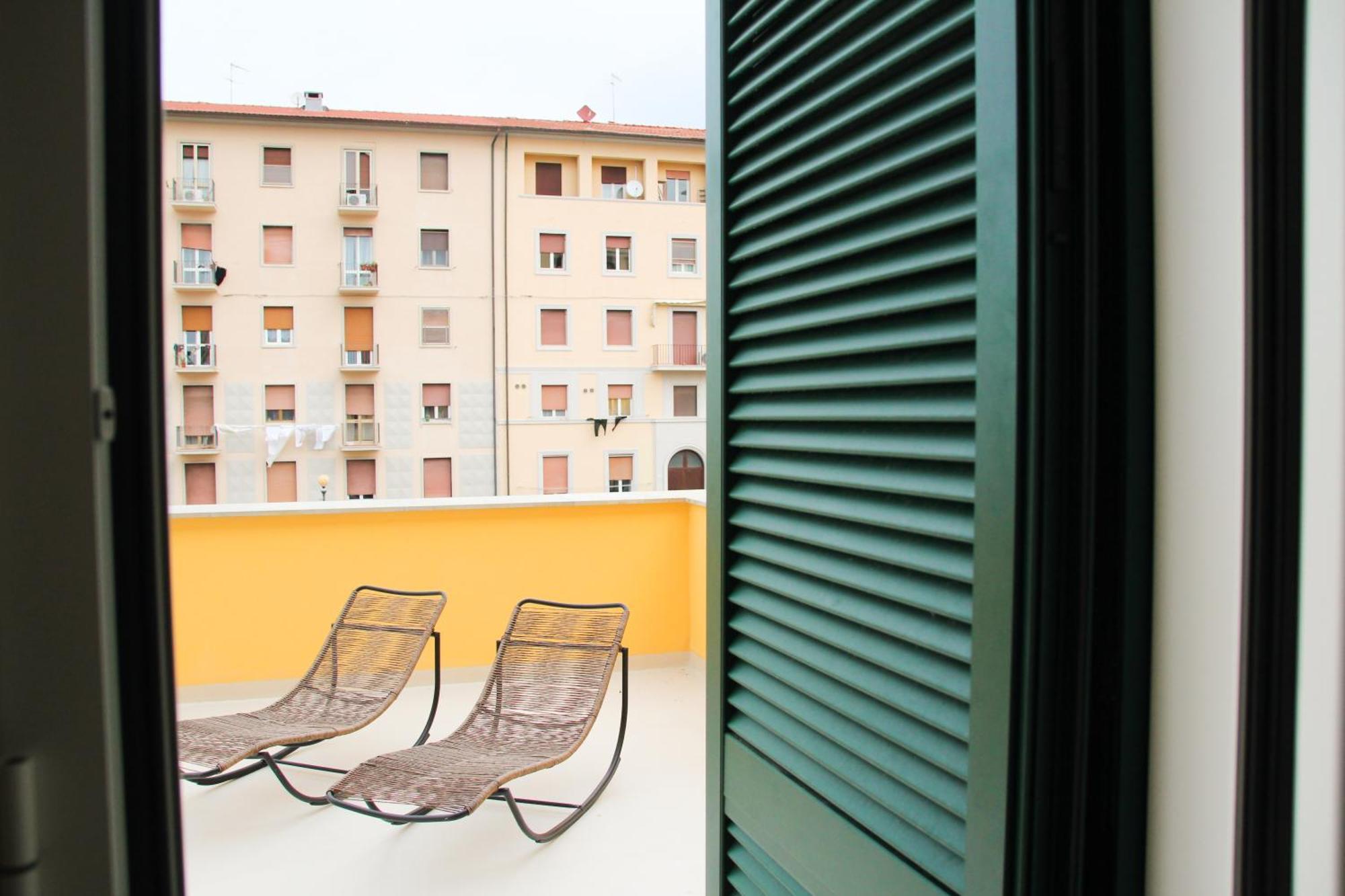 Waterfront Balcony I Grani 2 Resort Style Suite ليفورنو المظهر الخارجي الصورة