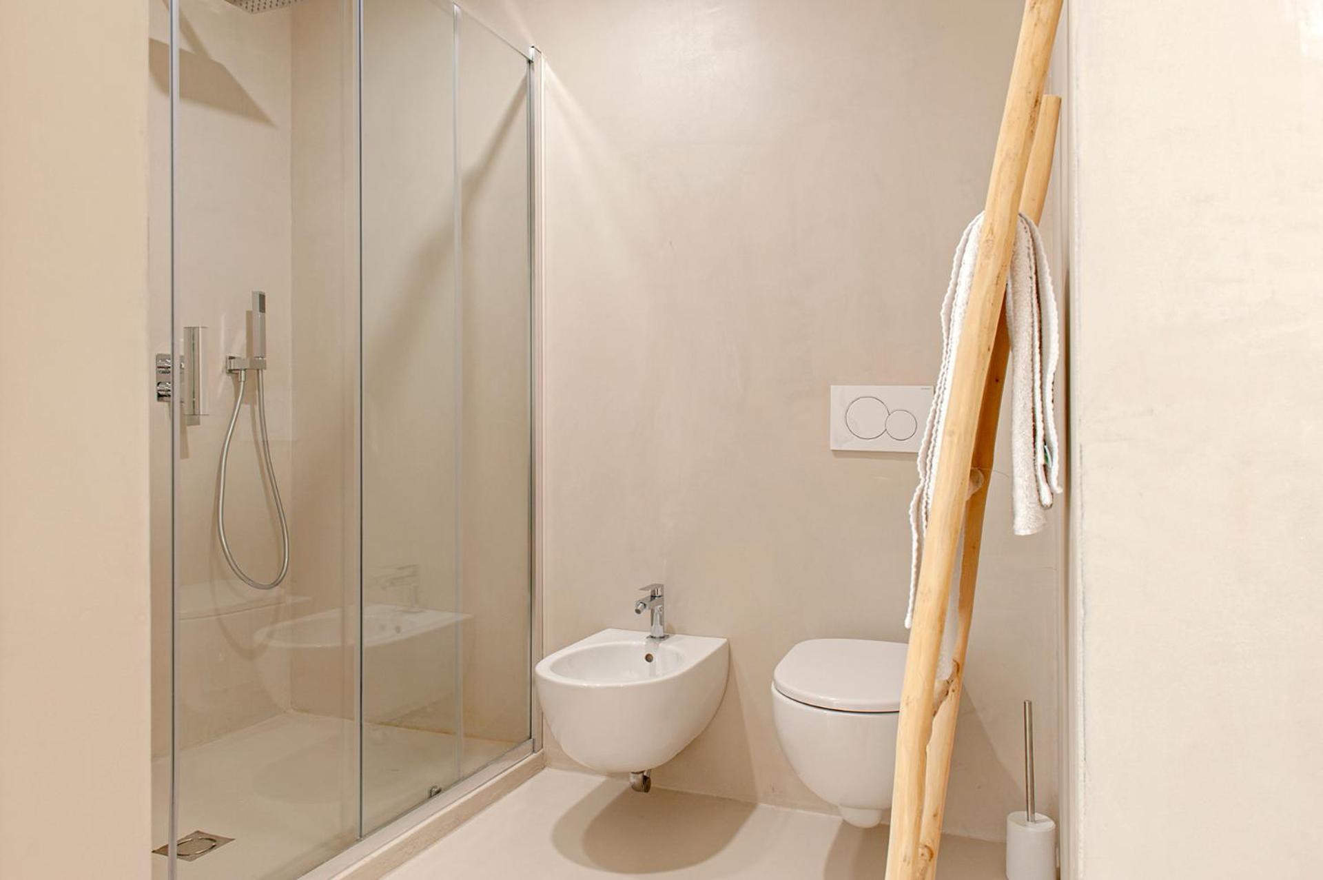 Waterfront Balcony I Grani 2 Resort Style Suite ليفورنو المظهر الخارجي الصورة